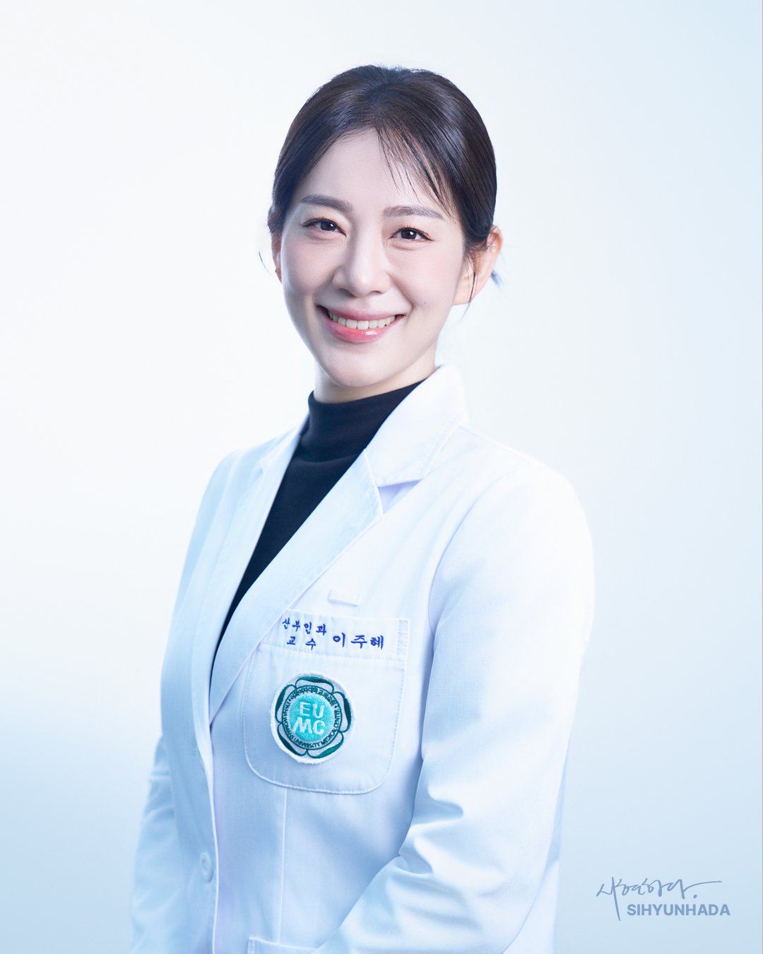 흰 가운을 입은 전문가 프로필
